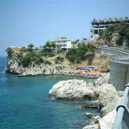 Hotel Kalaja Otel 3*